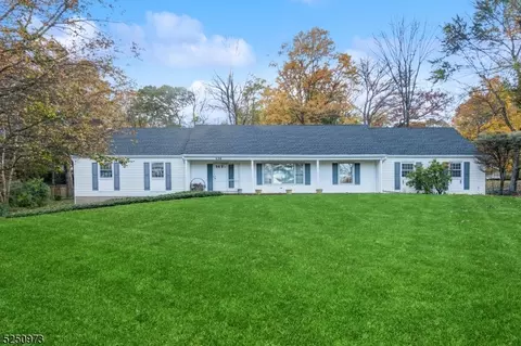 134 Seney Dr, Bernardsville, NJ 07924