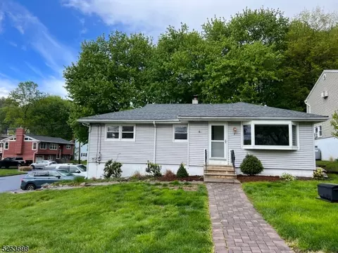 2 Portside Rd, Hopatcong, NJ 07843