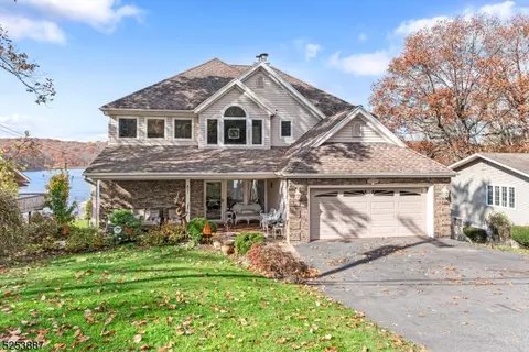 87 Yacht Club Dr, Jefferson, NJ 07849