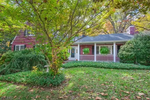 40 Dorothy Dr, Morristown, NJ 07960