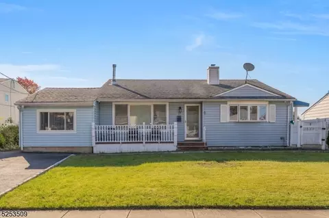 75 Cameo Pl, Woodbridge Twp, NJ 07067