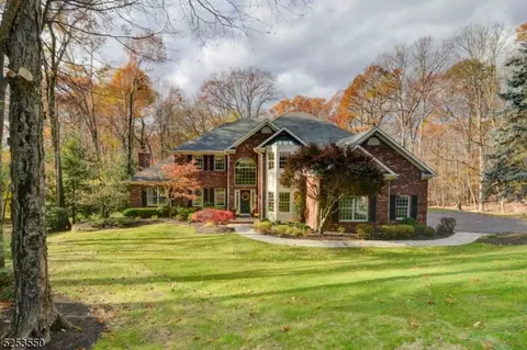 23 Douglas Dr, Sparta, NJ 07871
