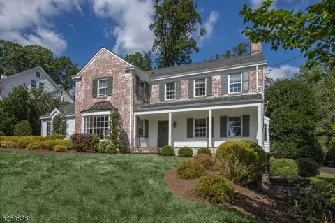 33 Spring Brook Rd, Morristown, NJ 07960
