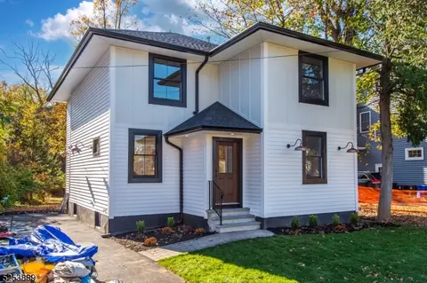 12 Glenview Rd, Caldwell, NJ 07006