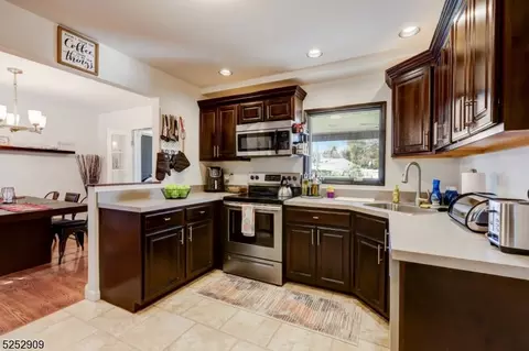 33 Sunset Dr, Nutley Twp, NJ 07110 photo 15