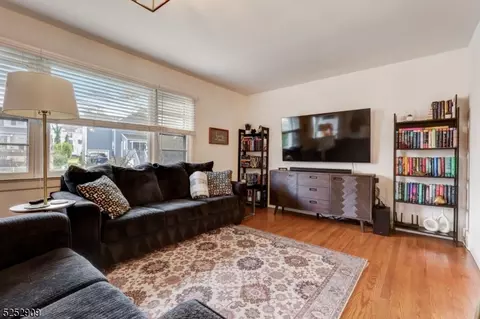 33 Sunset Dr, Nutley Twp, NJ 07110 photo 11