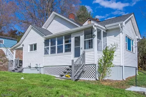 35 Harrison St, Sussex Boro, NJ 07461