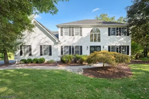 15 Dilts Ln, Hillsborough, NJ 08844