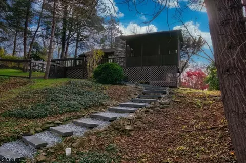 928 Cedar Dr, Newton, NJ 07860