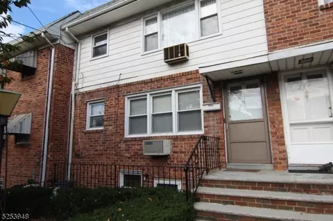 212 Sussex St, Harrison, NJ 07029