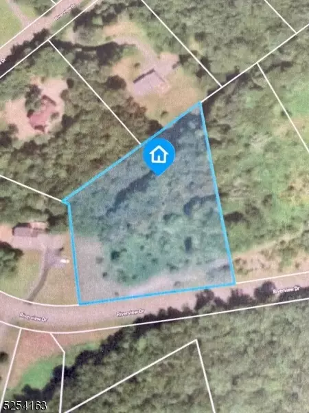 35 River View Dr, Hardwick Twp, NJ 07825