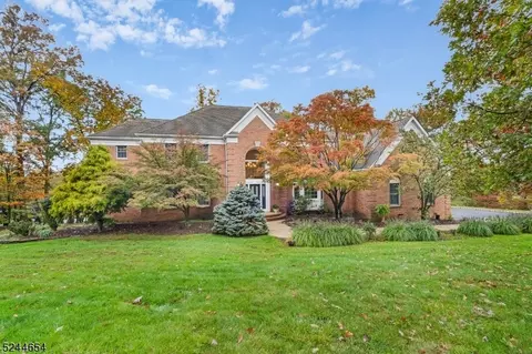 7 Old Dutch Rd, Warren, NJ 07059