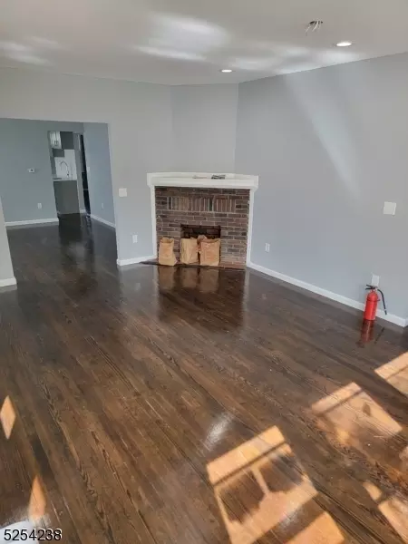 223 E Blancke St #2, Linden, NJ 07036
