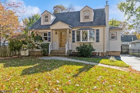 90 Raymond St, Edison, NJ 08817