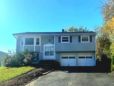 35 Bartman Rd, East Brunswick, NJ 08816