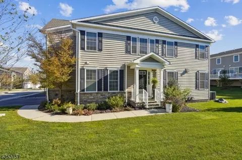 28 Fillmore Dr, Morristown, NJ 07960