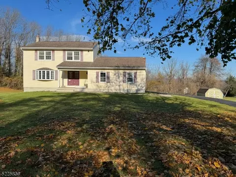 110 Fenwick Rd, Frankford, NJ 07822