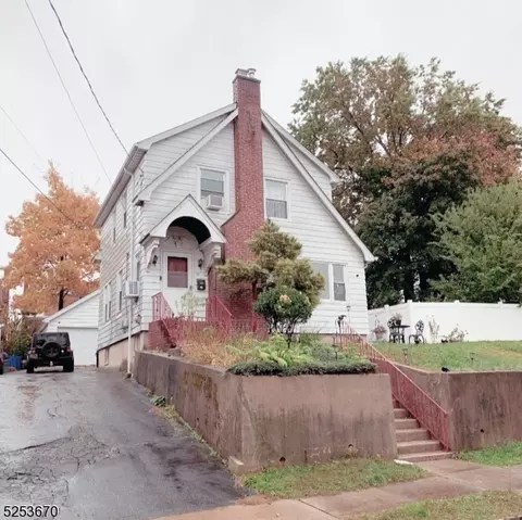 14 Hill St, Belleville, NJ 07109