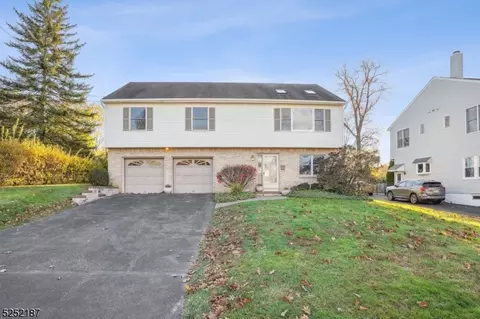 5 Pine Tree Ter, Madison, NJ 07940