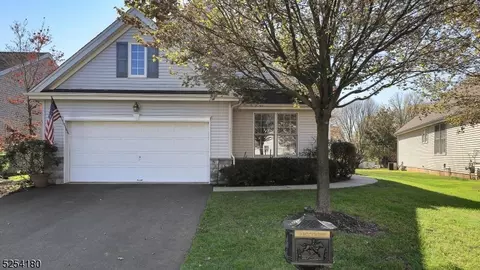 29 Hardenbergh St, Franklin Twp, NJ 08873