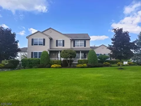 4 Phillips Rd, Branchville, NJ 07826