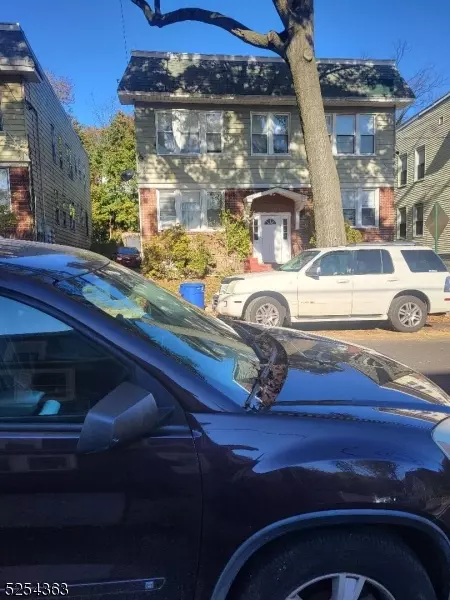 9 Essex St, Irvington, NJ 07111