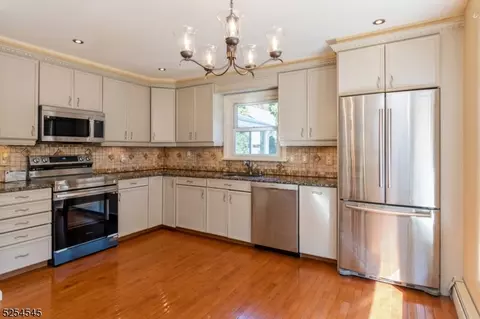 2 Green Tree Ln, Dover, NJ 07801 photo 9