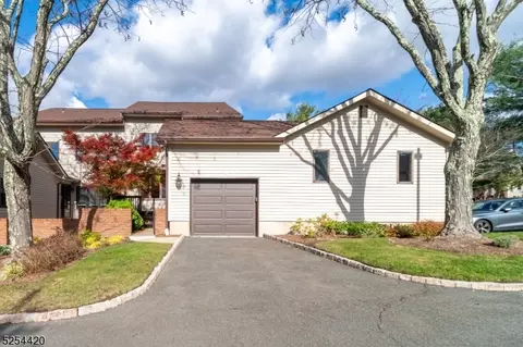 65 Fisher Rd, Mahwah, NJ 07430