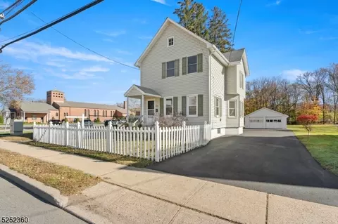 894 Ringwood Ave, Wanaque Boro, NJ 07420 photo 3