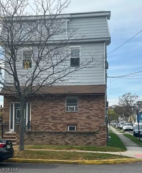 619 E Blancke St, Linden, NJ 07036