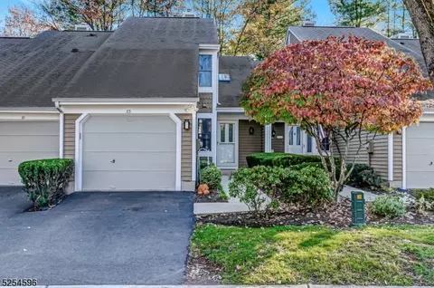 83 Stone Run Rd, Bedminster, NJ 07921