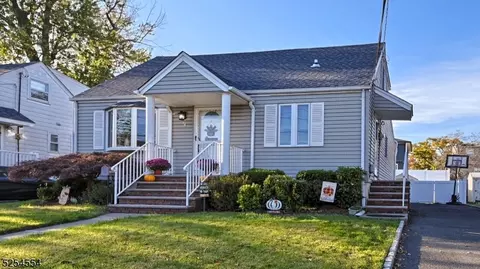46 Fair Hill Rd, Clifton, NJ 07013