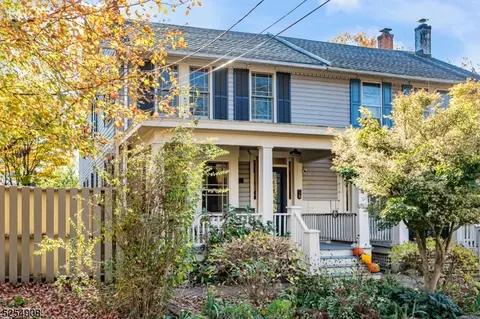 3 Delaware Ave, Lambertville, NJ 08530