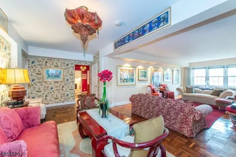 10 Crestmont Rd #6P, Montclair, NJ 07042