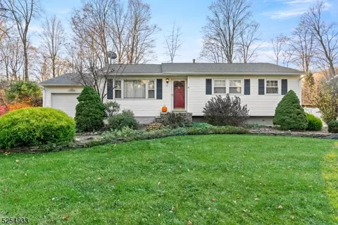 14 Lincoln Ave, Vernon, NJ 07462