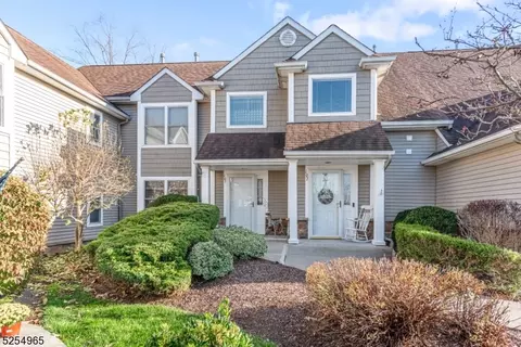 105 Bourne Cir, Hamburg, NJ 07419
