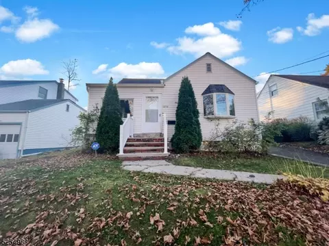 1056 Chester St, Hillside, NJ 07205