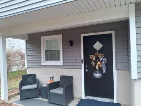 49 Canal St, Roxbury Twp, NJ 07850