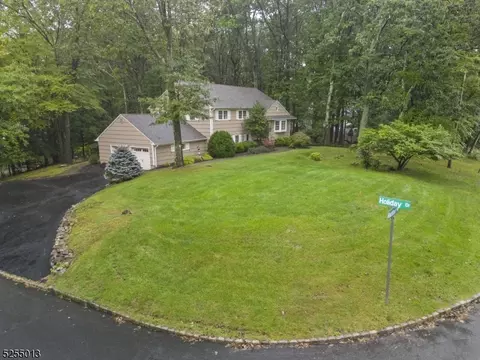 1 Holiday Dr, Morris Plains, NJ 07950