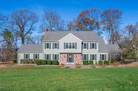 1 Starrett Ct, Sparta, NJ 07871