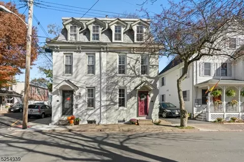 124 Clinton St, Lambertville, NJ 08530