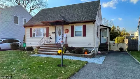 22 Harrison St, Little Falls, NJ 07424
