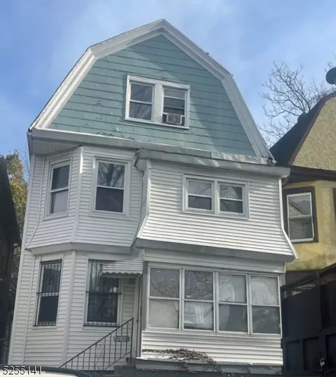 192 S 12th St, Newark, NJ 07107