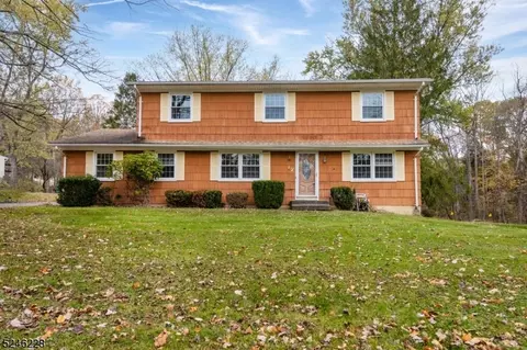 17 Stillwell Rd, High Bridge, NJ 08829