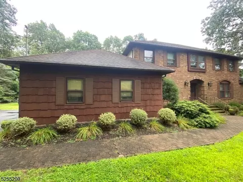 43 Old Ln, Montville Twp, NJ 07082