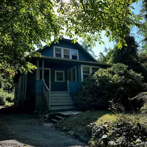 22 Park Ter, West Caldwell, NJ 07006