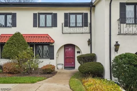 2 Dorado Dr # C, Morristown, NJ 07960