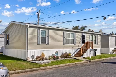26 Dalbert St #E5, Carteret, NJ 07008