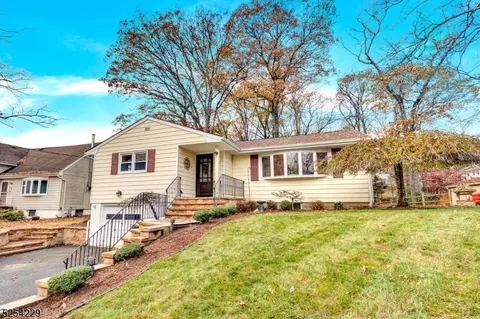 3 Ute Pl, Rockaway, NJ 07866