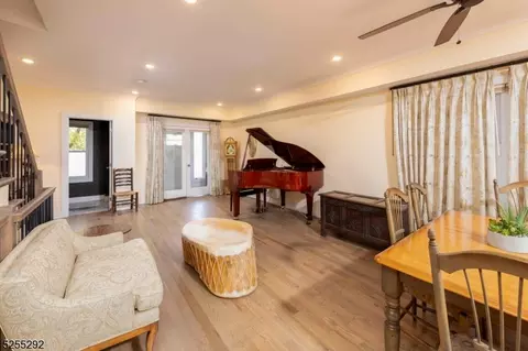 524 Garfield Ave, Jersey City, NJ 07305